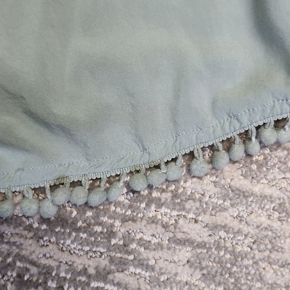 Shorts romper in sage green - Picture 12 of 12